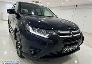 Mitsubishi Outlander 2.4 CVT Sunroof 2016 Blue Facelift Rear Entertainment